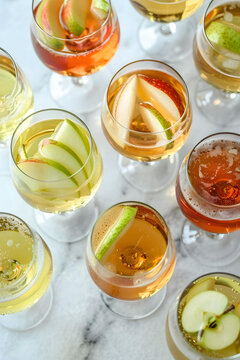 蘋果西打酒配青蘋果片