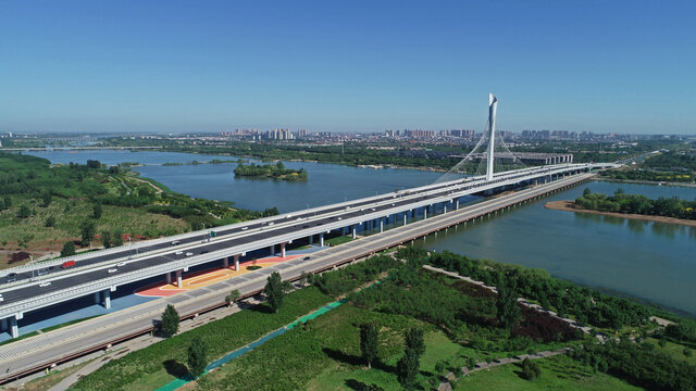 河北石家莊市復(fù)興大街滹沱河大橋