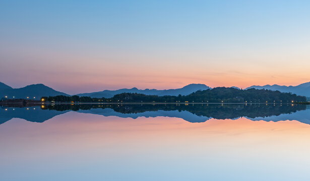 西湖山水夜景