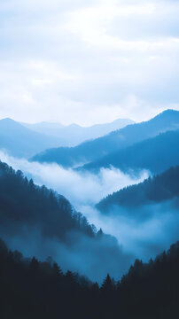 山巒疊嶂，云霧繚繞的藍色山景