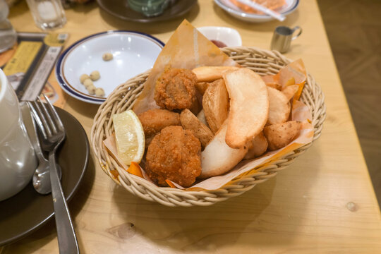 炸薯條和炸雞塊