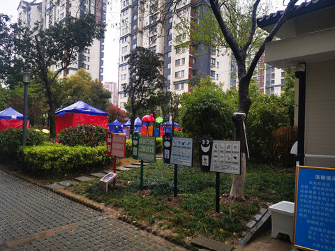 小區(qū)核酸監(jiān)測點