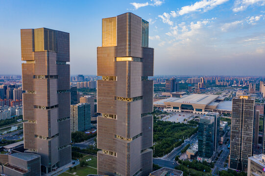 航拍鄭州綠地雙子塔城市摩天大樓