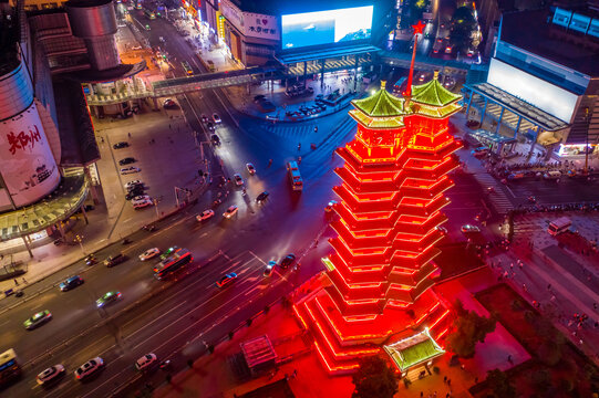 鄭州二七塔二七廣場(chǎng)大紅色燈光秀
