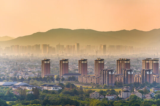 遠(yuǎn)眺湖州市長興縣城市天際線