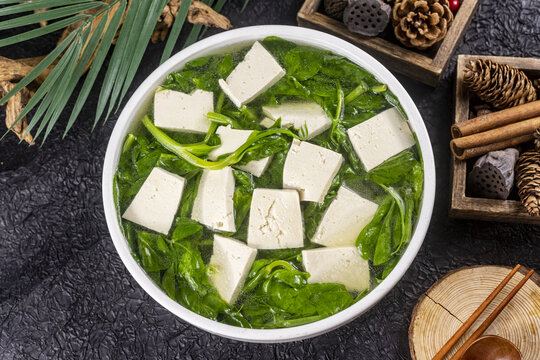 豆腐豆尖湯