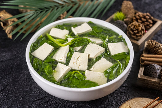 豆腐豆尖湯