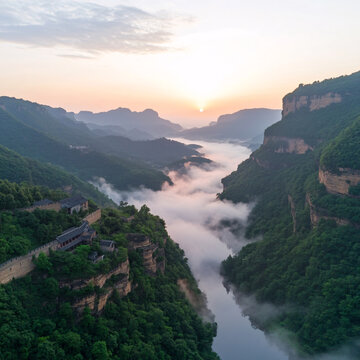 日出山水畫