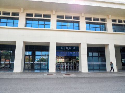 淮南站出站口