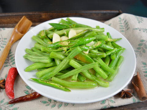 辣椒炒四季豆