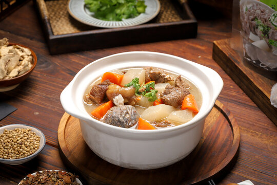 清羊肉蘿卜湯