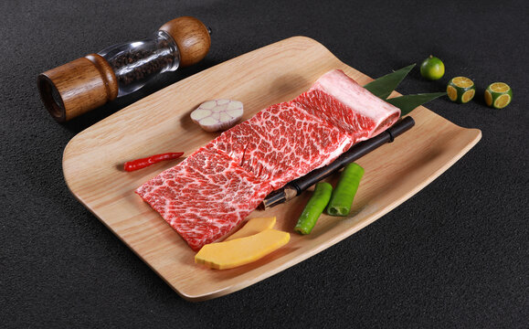 生牛排