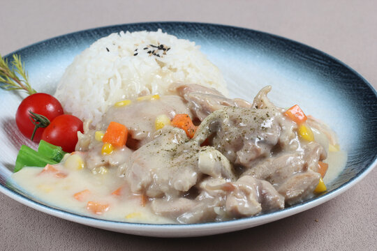 白汁雞皇飯