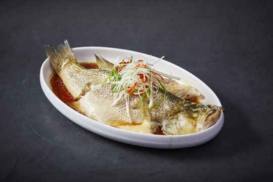清蒸鱸魚