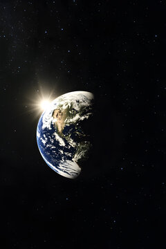 從太空看地球日出