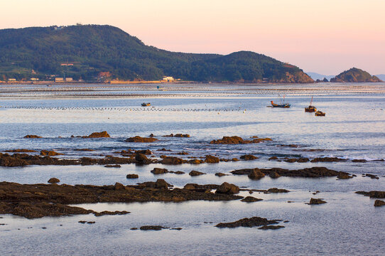 大連小長山島海邊漁場日落時(shí)風(fēng)光