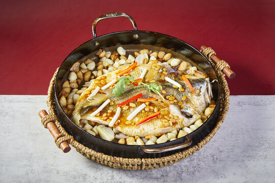魚(yú)頭鍋
