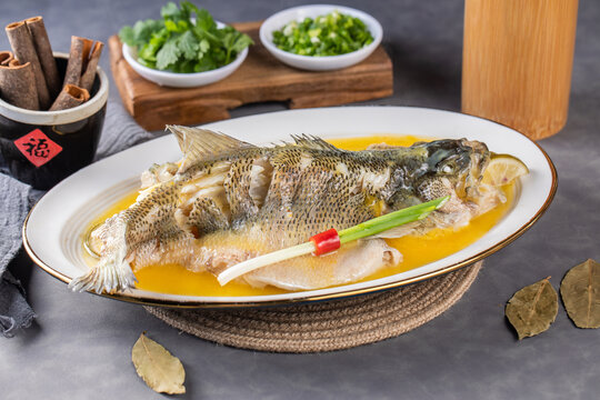 泰式青檸蒸鱸魚