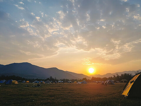 高坡露營(yíng)基地的夕陽(yáng)