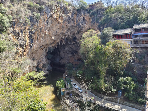建水燕子洞