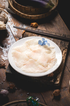 中式復(fù)古傳統(tǒng)風(fēng)格魚片