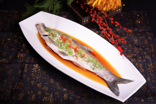 清蒸太湖白魚