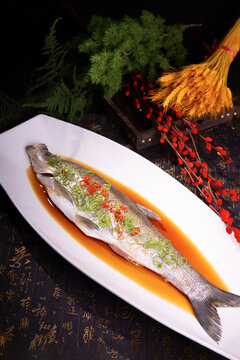 清蒸太湖白魚