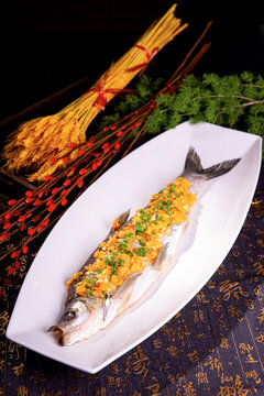 剁椒蒸太湖白魚