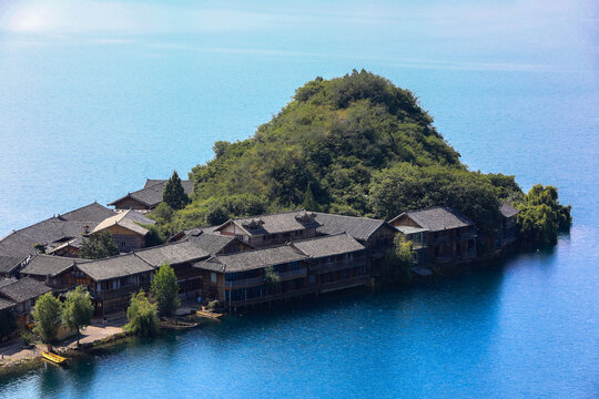 瀘沽湖里格半島及建筑物