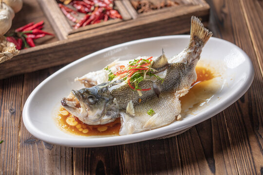 清蒸鱸魚
