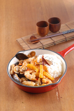 什錦海鮮蓋飯
