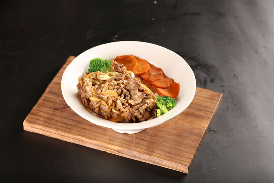 肥牛飯