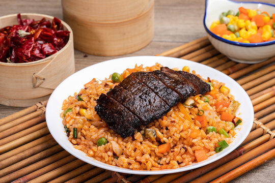 牛排炒飯