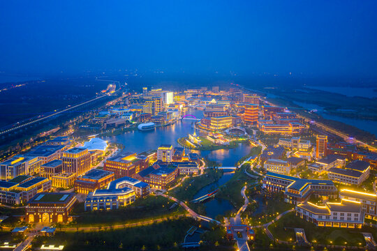 華為練秋湖研發中心夜景