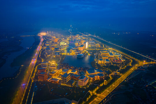 華為練秋湖研發中心夜景