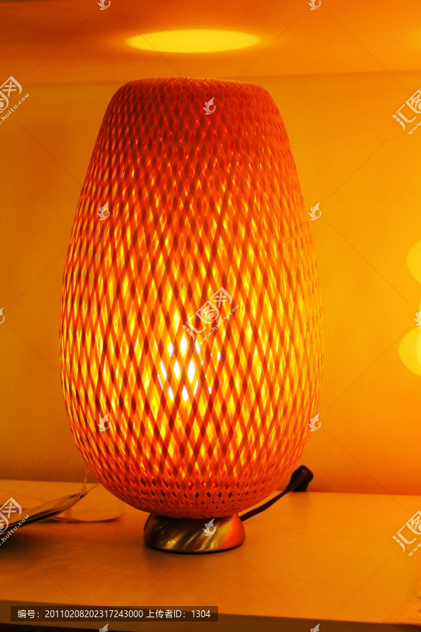 橙色台灯