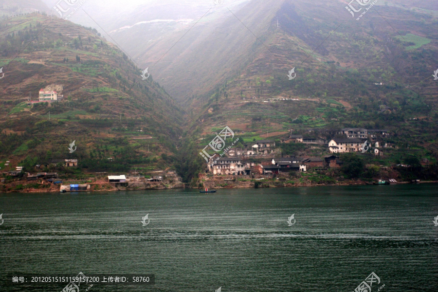 瞿塘峡,岸上人家