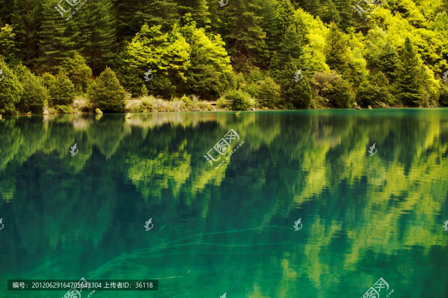 九寨沟,清澈湖水