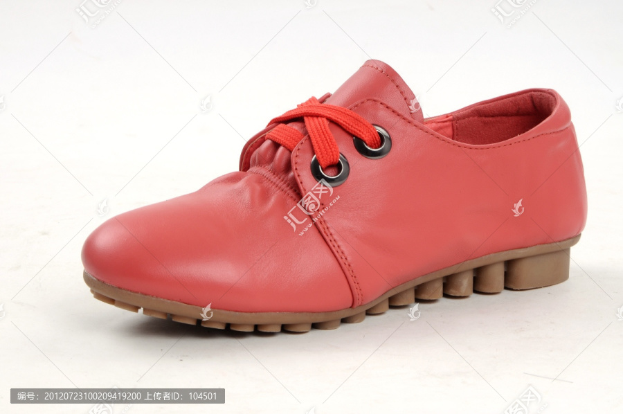 红色牛皮女鞋