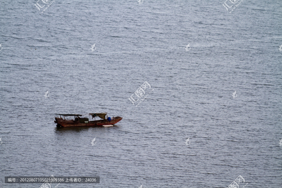 浅海渔船