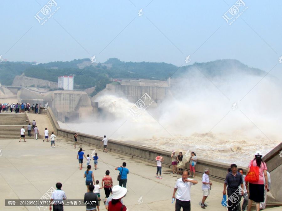 小浪底水库放水