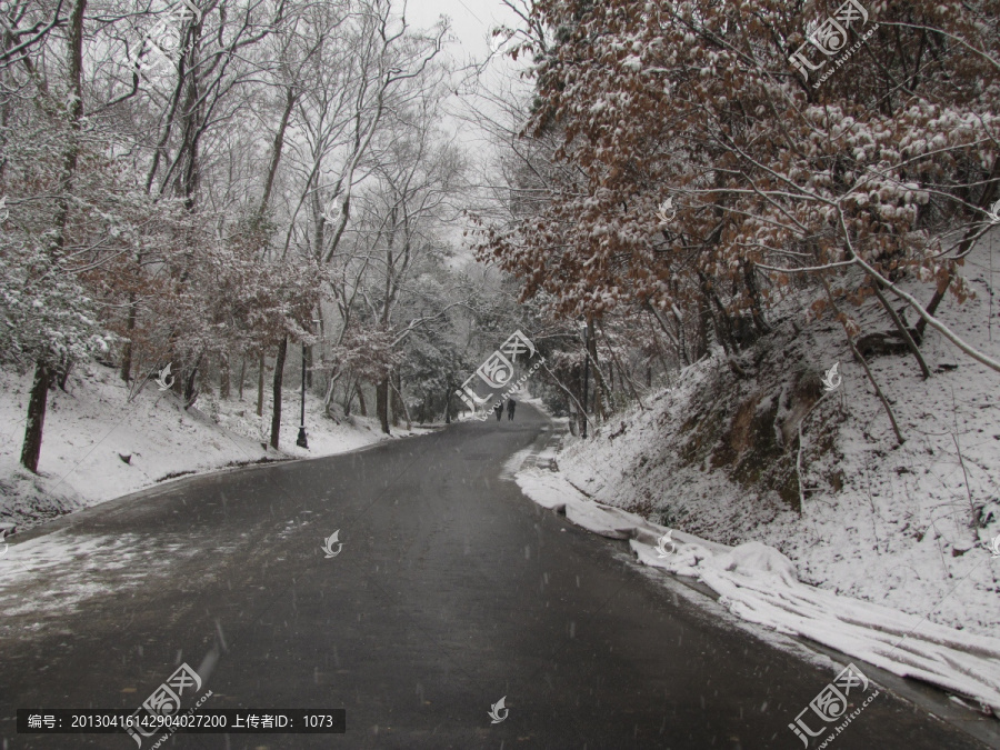 雪中的琅琊山,山路弯弯