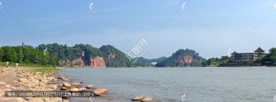 樂(lè)山大佛河面全景