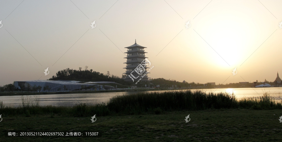 湖区黄昏