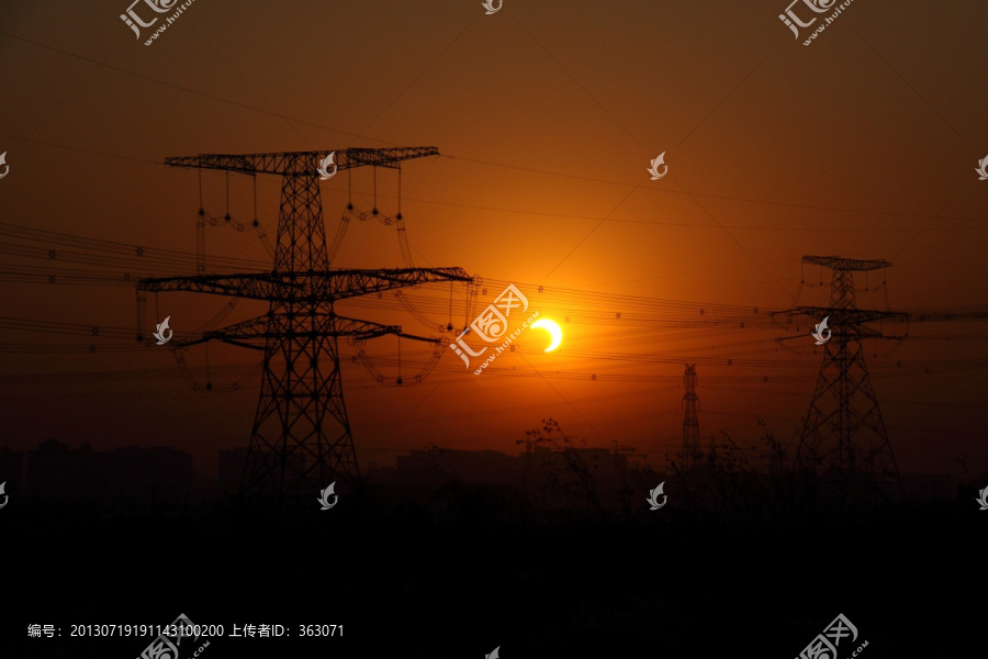 日食和高压铁塔