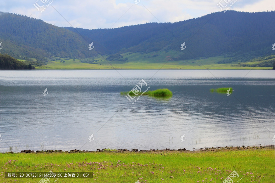 香格里拉属都湖