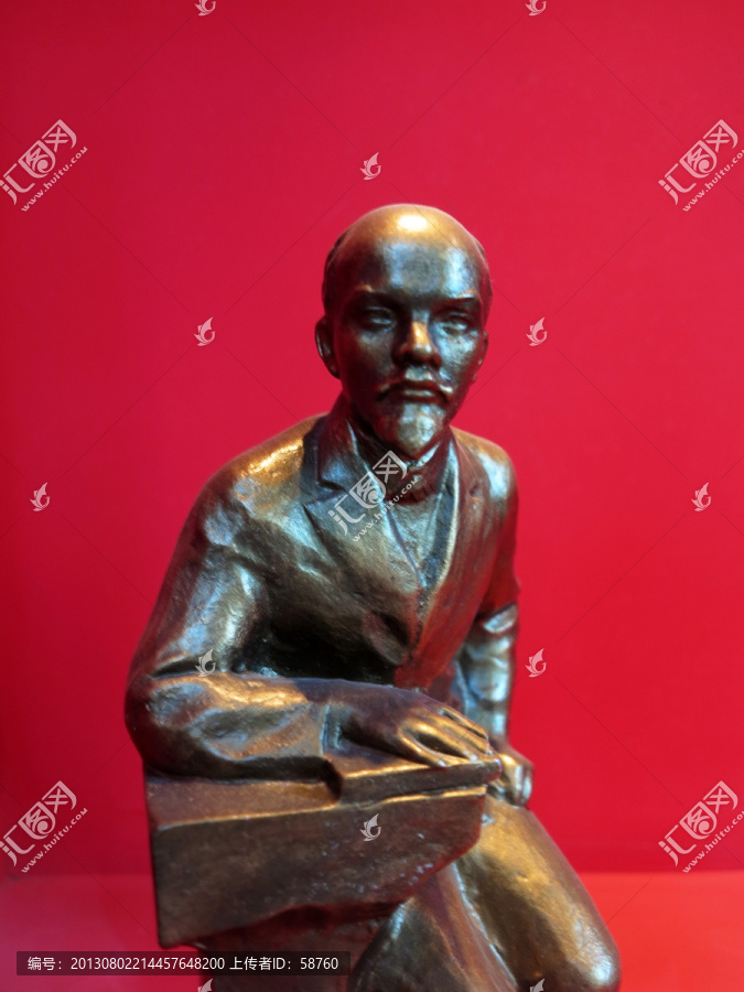 列宁铜像