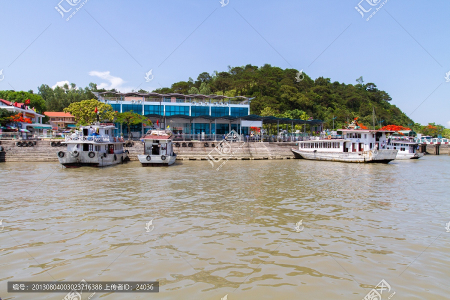 越南下龙湾,海上桂林,旅游码头