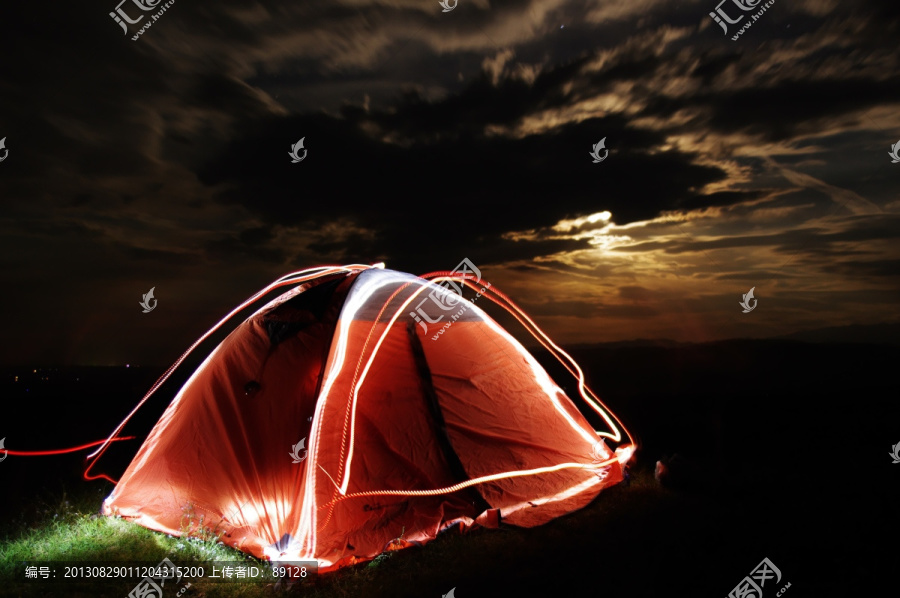 江布拉克夜晚的帐篷光绘