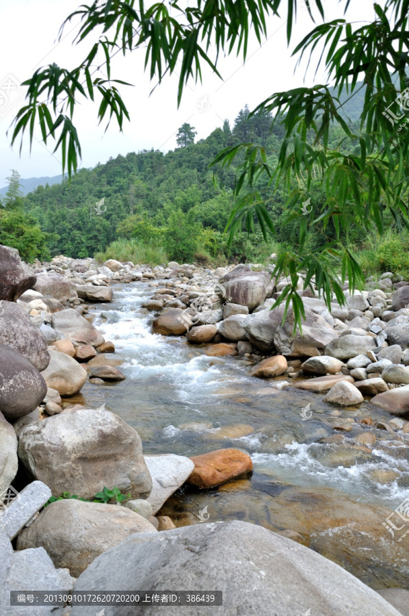 瑶山溪流